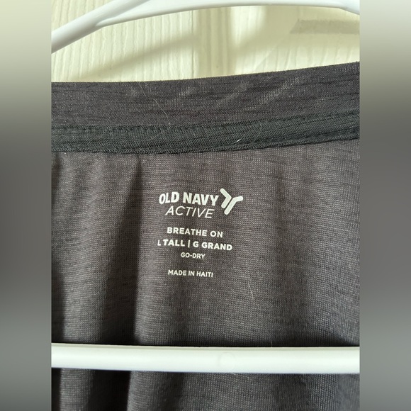 Old Navy Workout Top - Picture 2 of 4